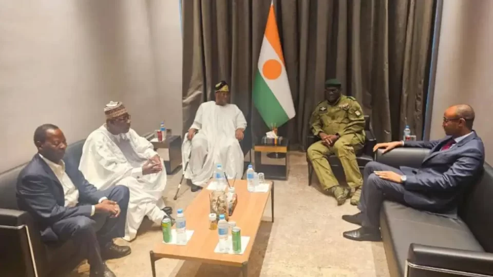 Rencontre diplomatique au Niger : Boni Yayi et Nicéphore Soglo reçus par le Ministre de l'Intérieur