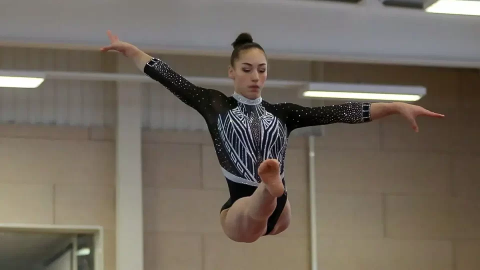 Jeux Olympiques : Une Algérienne remporte l'or aux barres asymétriques