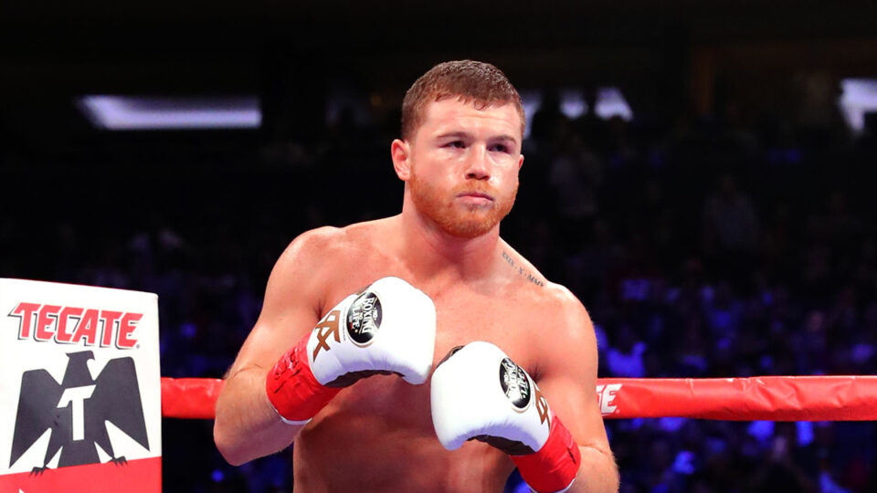 BOXE : Canelo Alvarez tacle David Benavidez, son rival potentiel