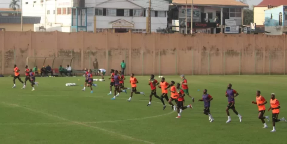 Deuxième séance d'entraînement des Lions Indomptables à Yaoundé: préparation intense pour affronter la Namibie