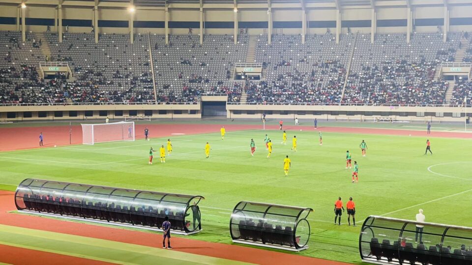 Zimbabwe – Cameroun: la Fécafoot sabote les Lions Indomptables Le Zimbabwe et le Cameroun: les Lions Indomptables sabotés