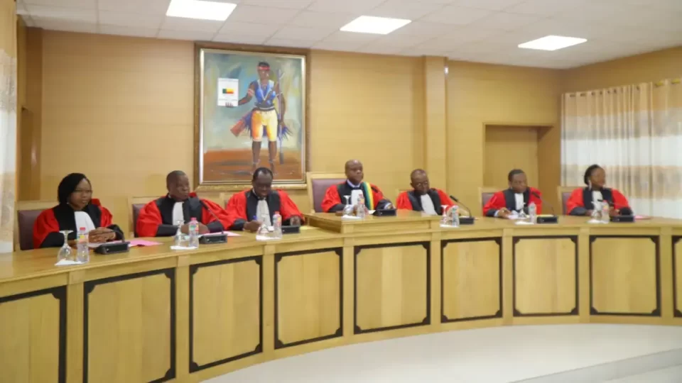 Audience à la Cour Constitutionnelle au Bénin pour examiner une pétition sur le Code électoral