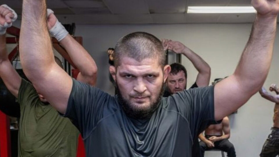 Khabib Nurmagomedov impressionne avec 20 kg de plus au compteur en MMA