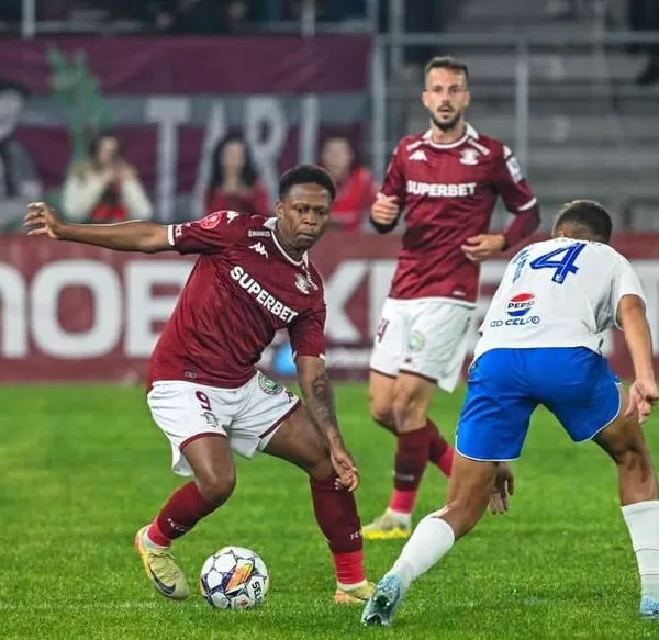 Clinton Njie brille avec Rapid Bucarest en Roumanie