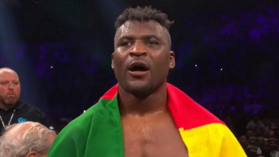 Francis Ngannou décroche la ceinture PFL après sa victoire sur Renan Ferreira