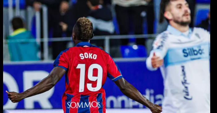 Liga 2 : Patrick Soko marque et envoie un message à Marc Brys, Huesca leader