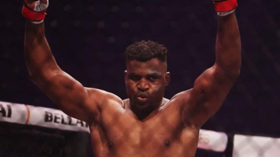 Francis Ngannou pourrait affronter une légende du kickboxing