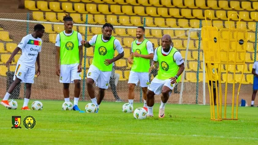 Les Lions Indomptables s'entraînent au stade Omnisports Ahmadou Ahidjo