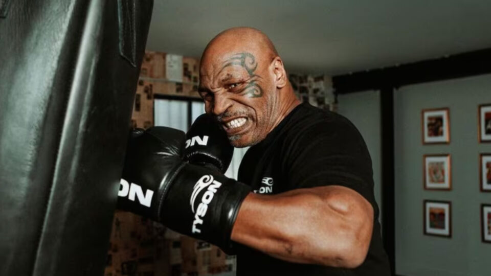 Mike Tyson s'entraîne intensivement pour son retour sur le ring face à Jake Paul