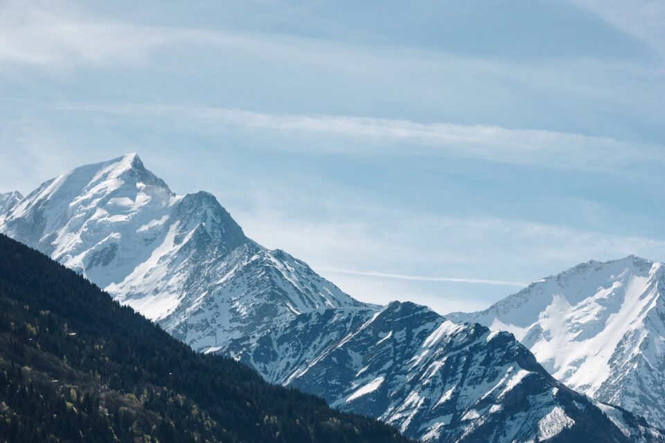 Les vacances de Noël dans les Alpes du Sud : succès confirmé avec une forte affluence en 2024