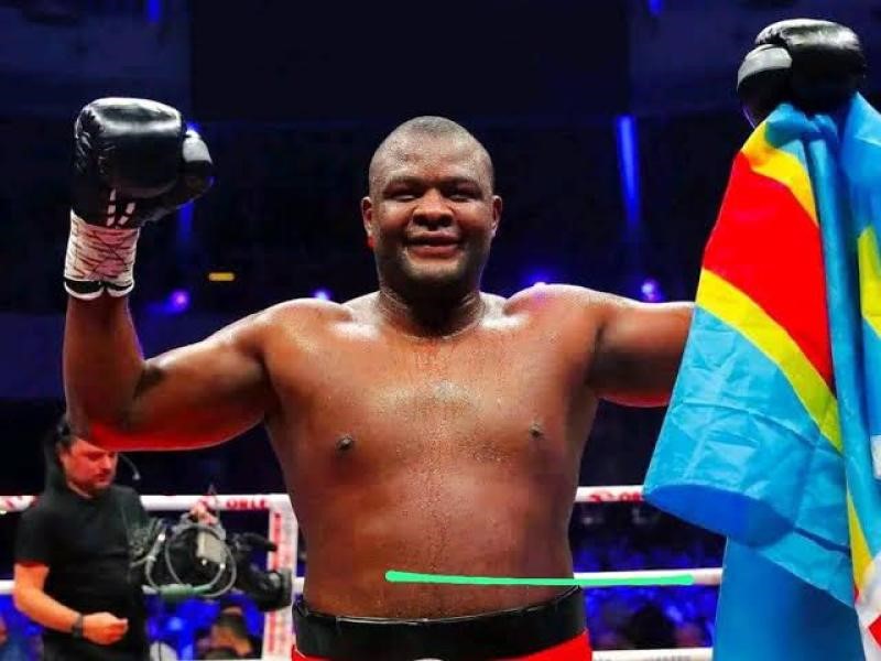 Martin Bakole affrontera Efe Ajagba dans un combat de boxe décisif